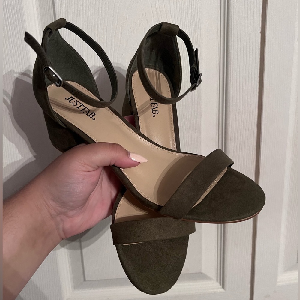 Women’s sandal heels